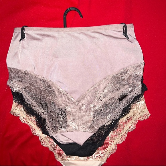 Authentic NWT - Picture 2 of 4